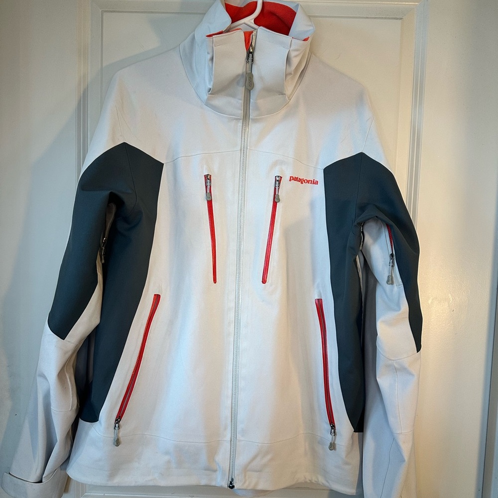 Patagonia Powder Bowl Insulated Lt Grey/Drk Grey Red Trim Gortex Jacket,Medium
